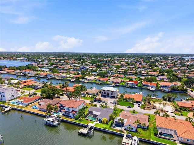 1974 HAWAII AVENUE NE, St Petersburg, FL 33703