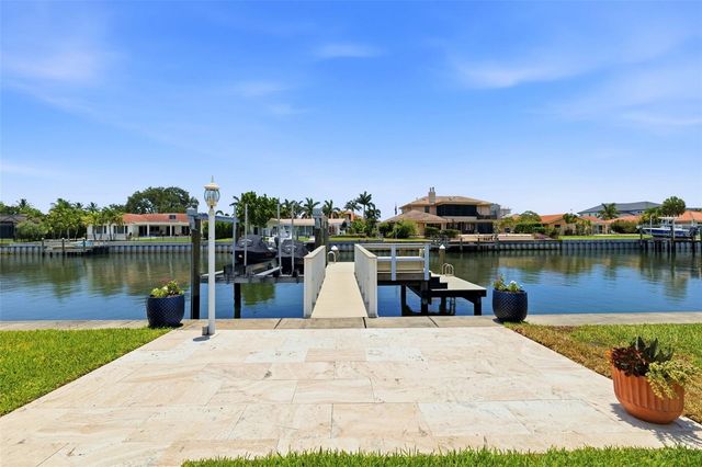 1974 HAWAII AVENUE NE, St Petersburg, FL 33703