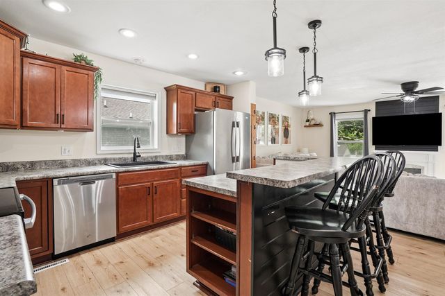 1409 Springbrook Drive, Cedar Falls, IA 50613