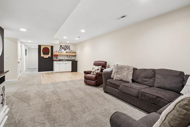 1409 Springbrook Drive, Cedar Falls, IA 50613