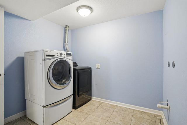 1409 Springbrook Drive, Cedar Falls, IA 50613