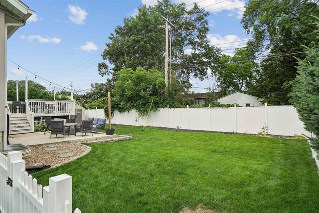 1409 Springbrook Drive, Cedar Falls, IA 50613