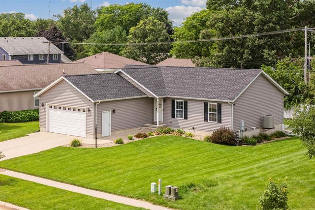 1409 Springbrook Drive, Cedar Falls, IA 50613