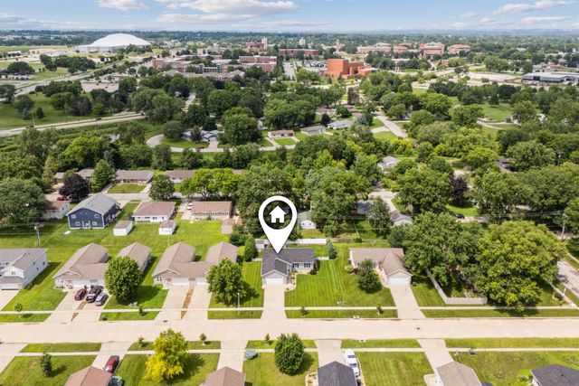 1409 Springbrook Drive, Cedar Falls, IA 50613