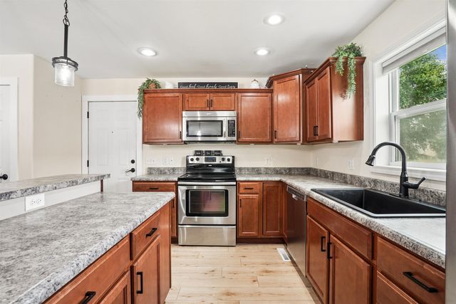 1409 Springbrook Drive, Cedar Falls, IA 50613