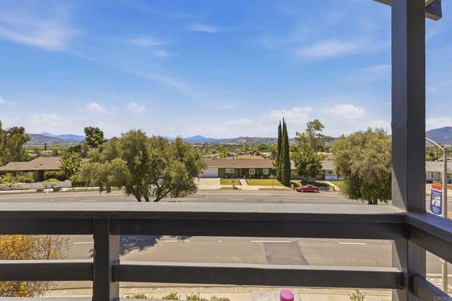 9633 Lutheran Way, Santee, CA 92071