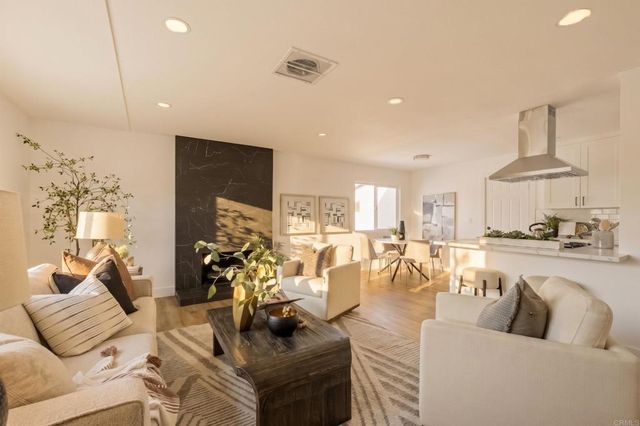 9633 Lutheran Way, Santee, CA 92071