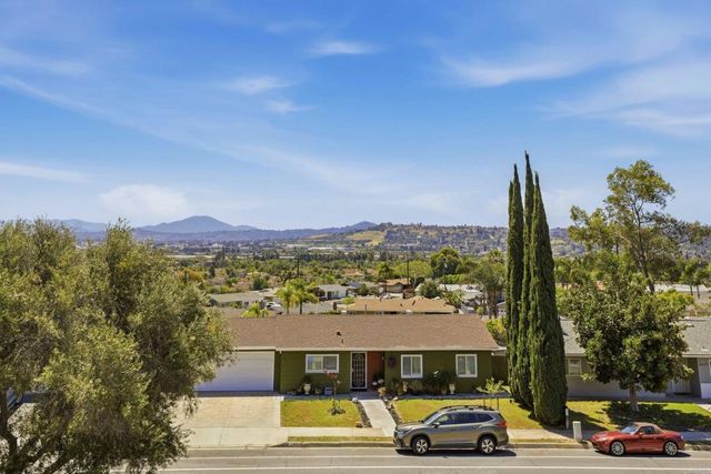 9633 Lutheran Way, Santee, CA 92071