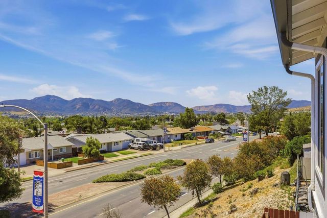 9633 Lutheran Way, Santee, CA 92071