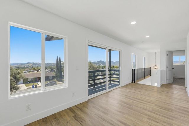 9633 Lutheran Way, Santee, CA 92071