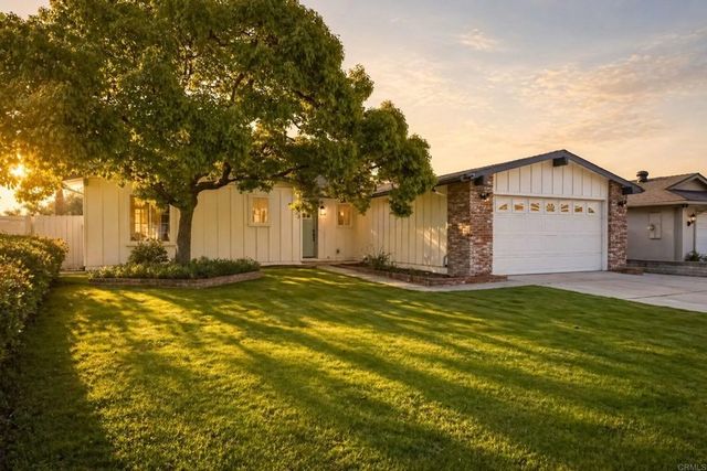 9633 Lutheran Way, Santee, CA 92071