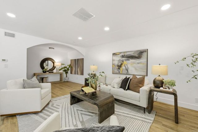 9633 Lutheran Way, Santee, CA 92071