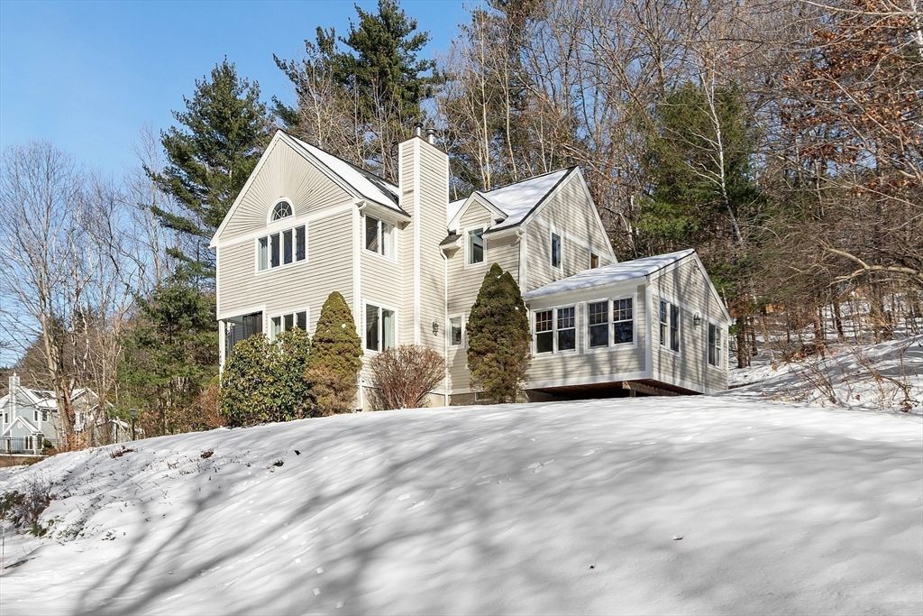 245 Granite St, Leominster, MA 01453