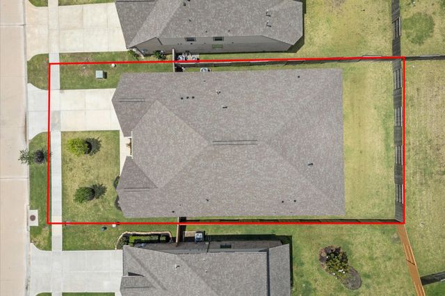 12616 Playa Cove Lane, Texas City, TX 77568