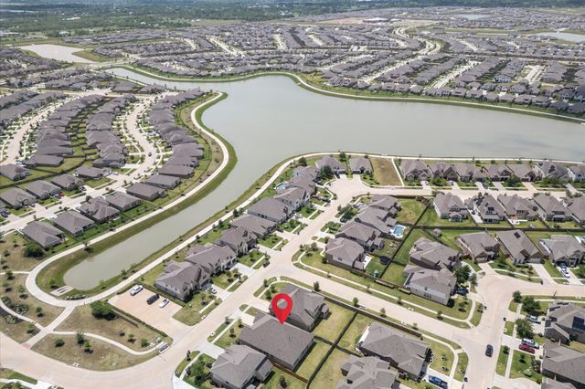 12616 Playa Cove Lane, Texas City, TX 77568