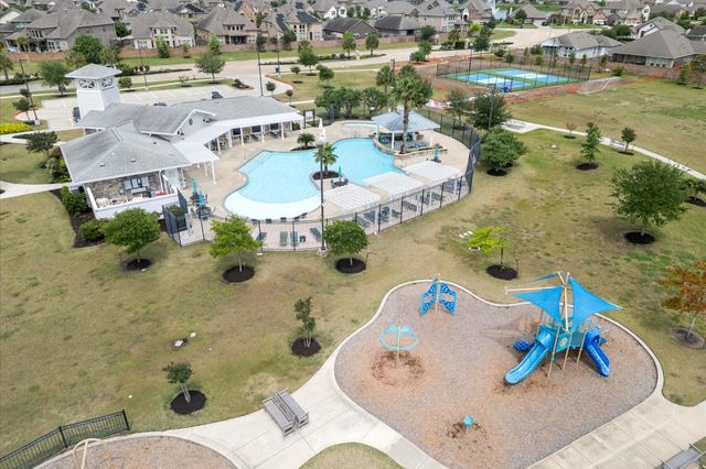 12616 Playa Cove Lane, Texas City, TX 77568