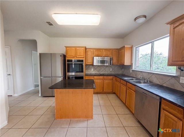 118 W Running Wolf Trail, Harker Heights, TX 76548