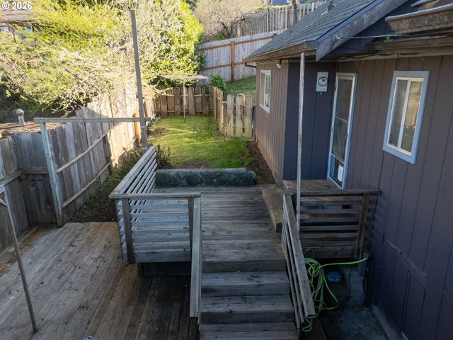 861 FIR Ave, Coos Bay, OR 97420