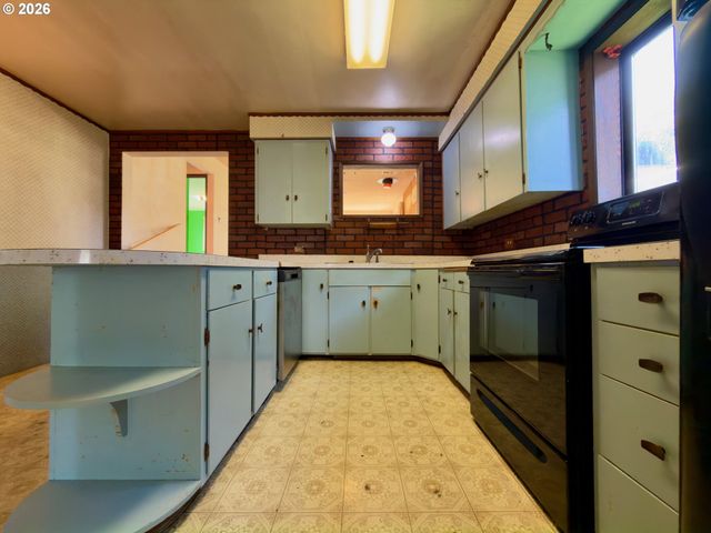 861 FIR Ave, Coos Bay, OR 97420