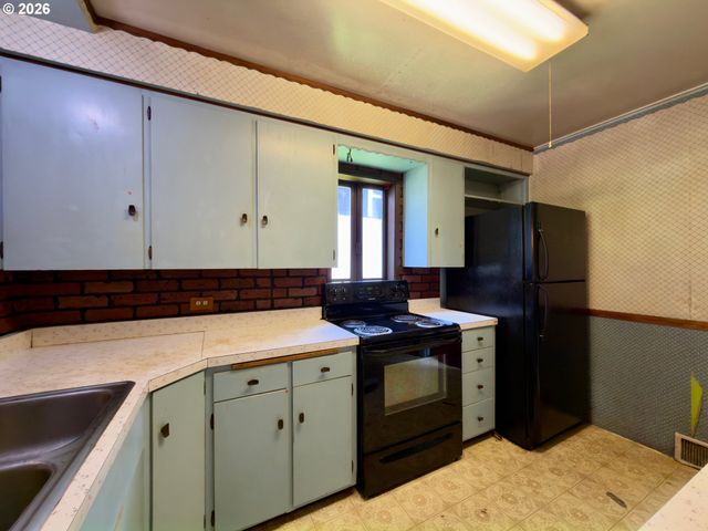 861 FIR Ave, Coos Bay, OR 97420