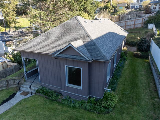 861 FIR Ave, Coos Bay, OR 97420