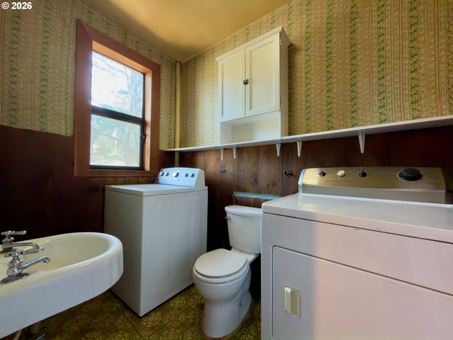 861 FIR Ave, Coos Bay, OR 97420