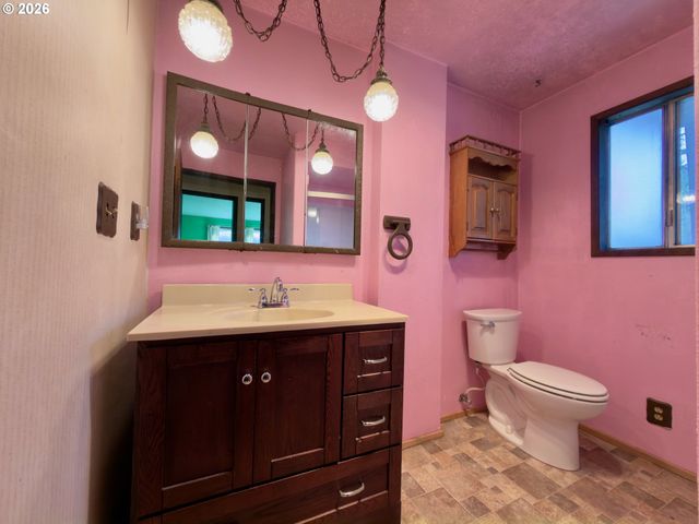 861 FIR Ave, Coos Bay, OR 97420