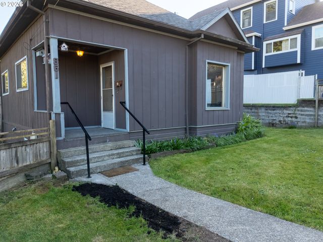 861 FIR Ave, Coos Bay, OR 97420