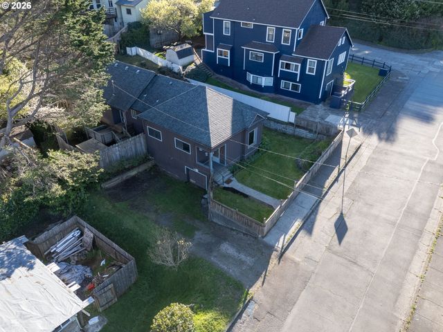 861 FIR Ave, Coos Bay, OR 97420