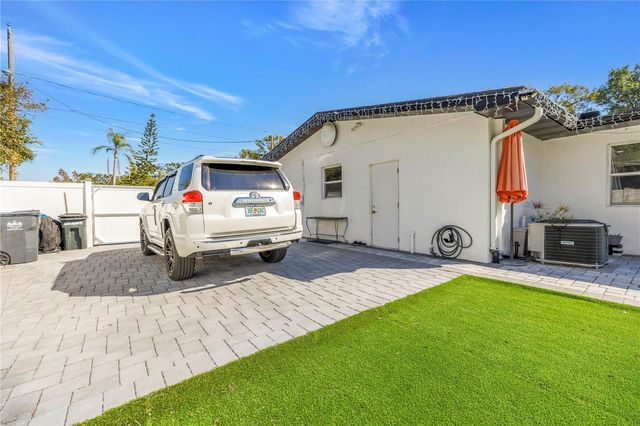 13216 FOREST HILLS DRIVE, Tampa, FL 33612