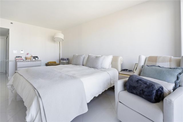 1000 W Island Blvd 2806, Aventura, FL 33160