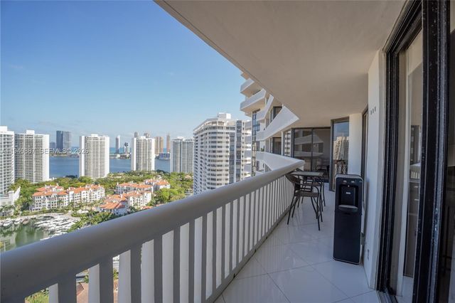 1000 W Island Blvd 2806, Aventura, FL 33160