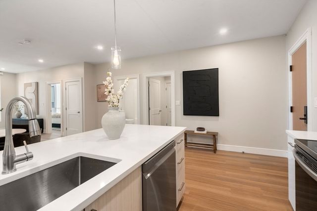 40 Soldiers Field Place 507, Boston, MA 02135