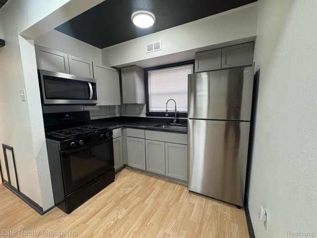5990 Janet Street, Taylor, MI 48180