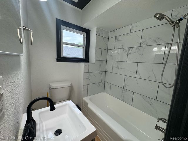 5990 Janet Street, Taylor, MI 48180