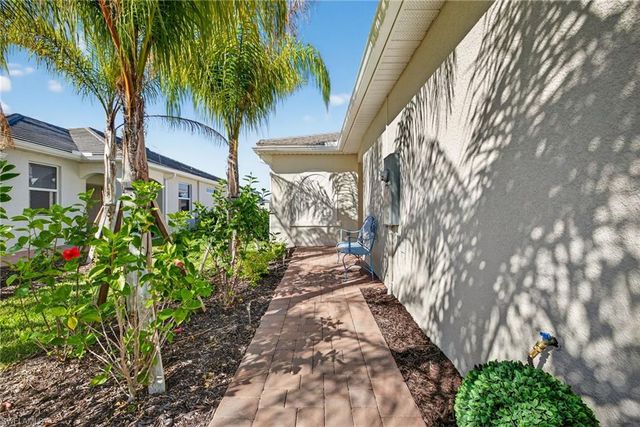 2323 Dragonfruit WAY, Naples, FL 34120