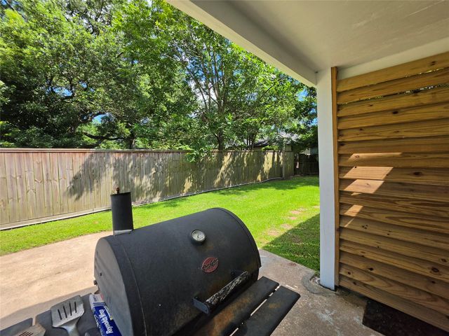 305 Miles Road A, Bacliff, TX 77518