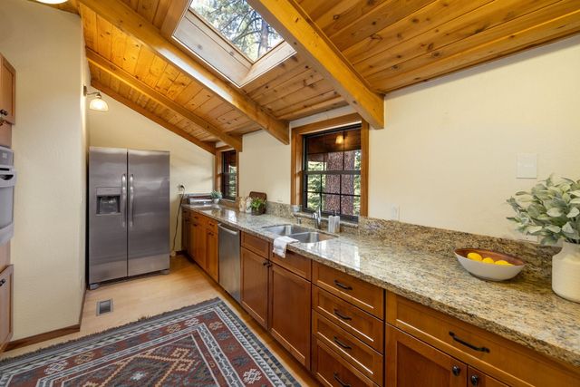 10928 Barnes Drive, Truckee, CA 96161
