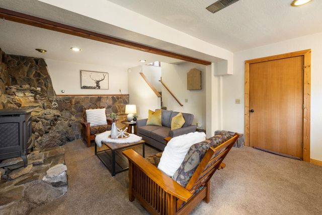 10928 Barnes Drive, Truckee, CA 96161