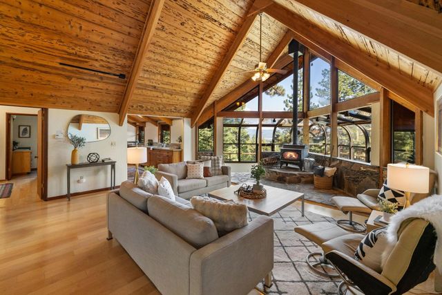 10928 Barnes Drive, Truckee, CA 96161