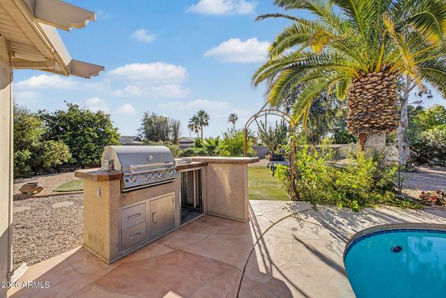18420 N 94TH Avenue, Sun City, AZ 85373