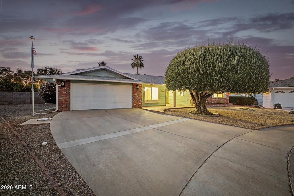 18420 N 94TH Avenue, Sun City, AZ 85373