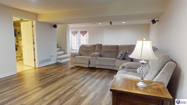 35 Majestic Way, Cecilia, KY 42724