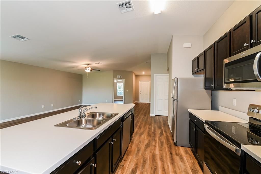 3507 26TH ST SW, LEHIGH ACRES, FL 33976 — photo 4