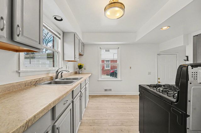 4142 Dearborn Street, East Chicago, IN 46312