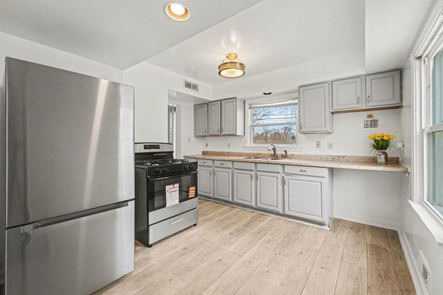 4142 Dearborn Street, East Chicago, IN 46312