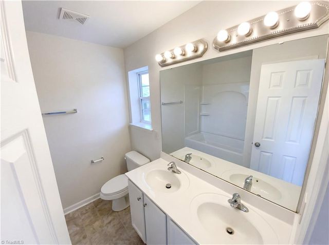 474 Saratoga Court, Winston-salem, NC 27103