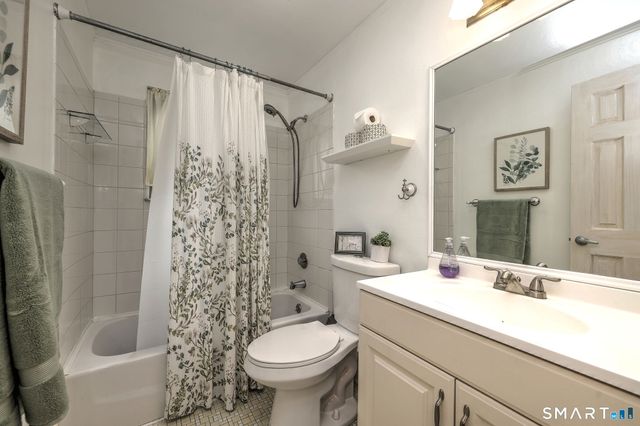 60 Engine House Road C, Stratford, CT 06614