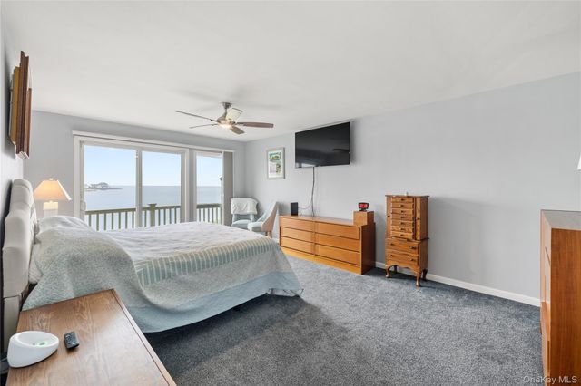 8 Victoria Drive 8, Amityville, NY 11701