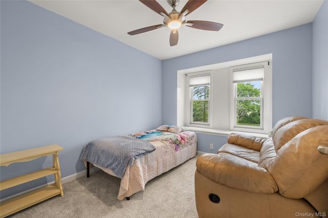 8 Victoria Drive 8, Amityville, NY 11701